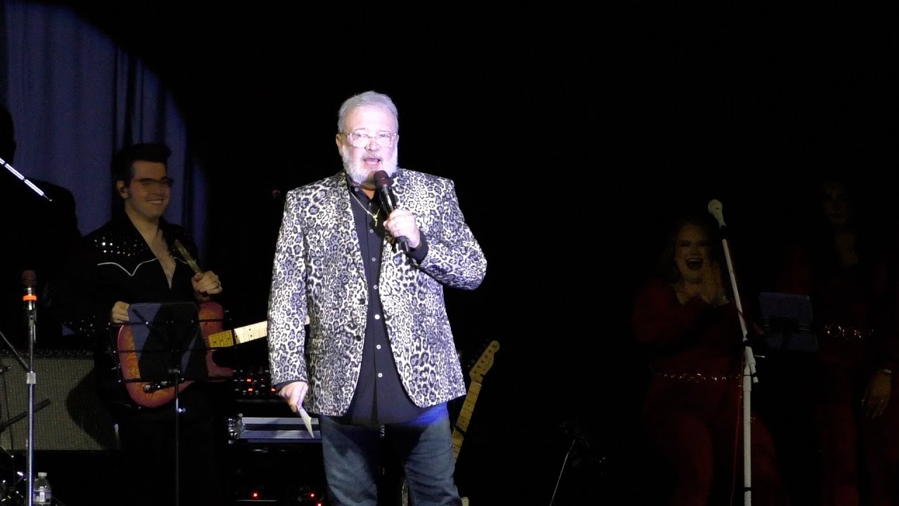 Tom Brown intros the Tribute to the Silver Moon Club - video by Susan Quinn Sand