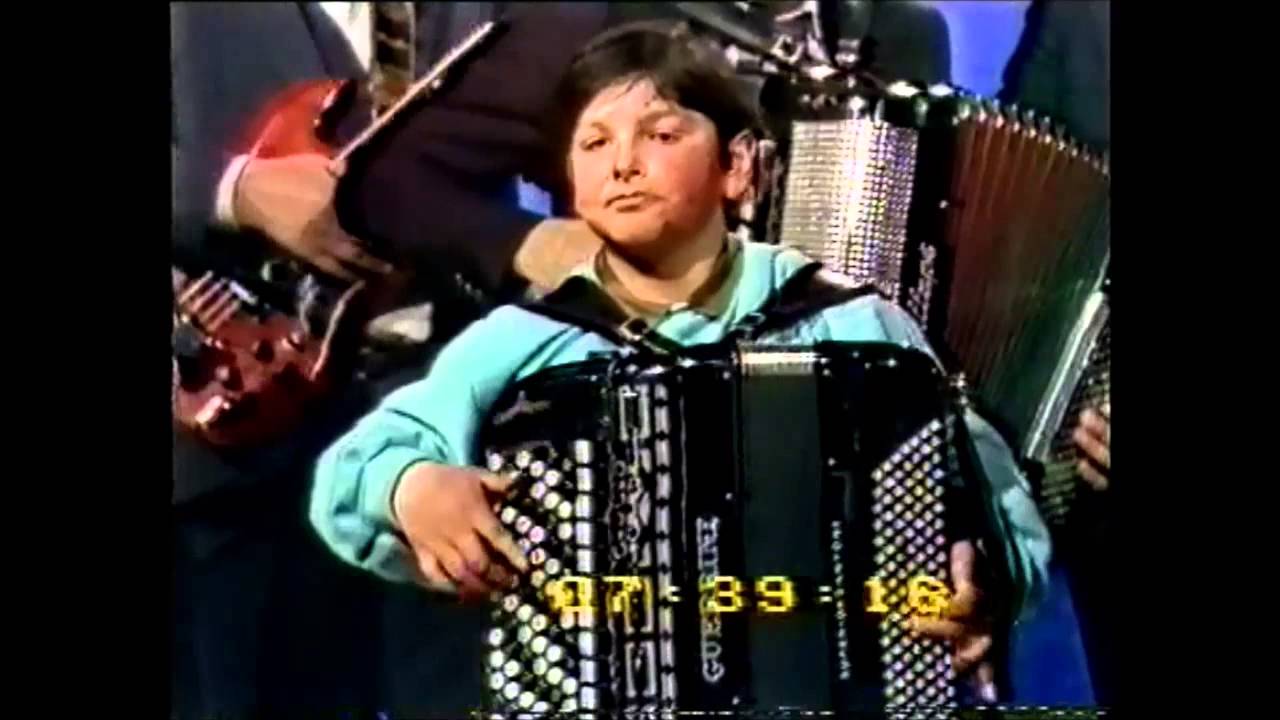 Srdjan Bakic(11 godina)-prvi nastup na TV-u 1987. god sa Mijom Krnjevcem