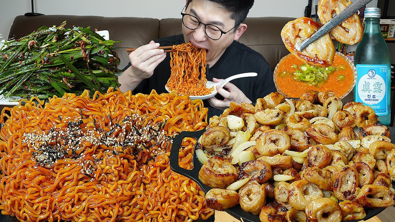 ASMR MUKBANGㅣPork entrails & Fire NoodlesㅣEATING SHOW
