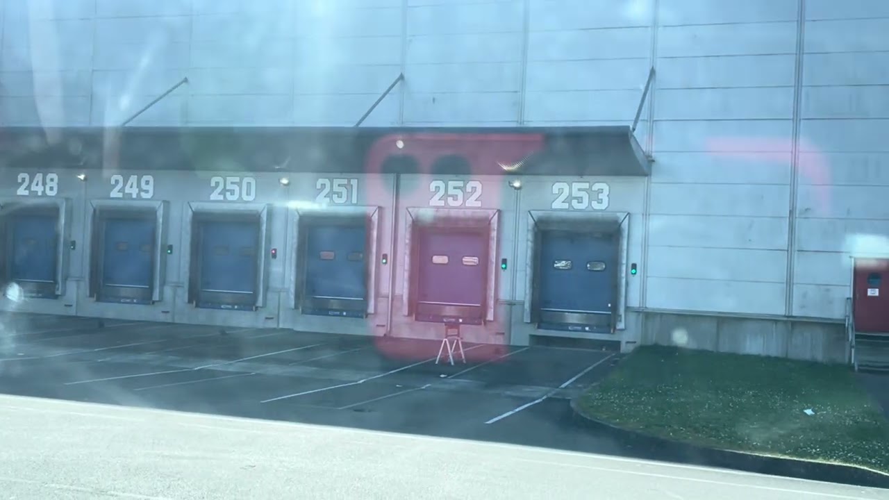 17mars 2026,dans un centre logistique en camion semi remorque 