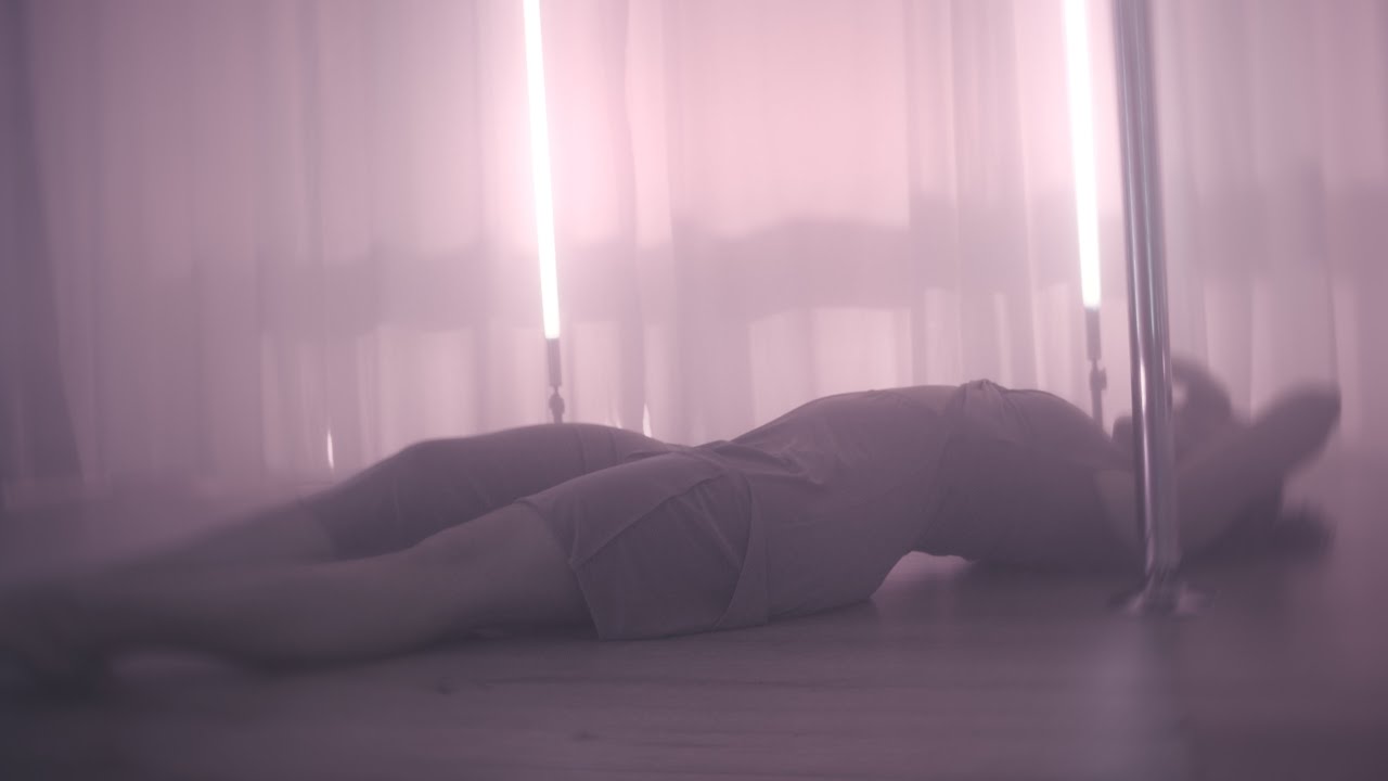 Black Friday - Pole OneShot Video Shooting - Michelle - Kunst & Freiraum
