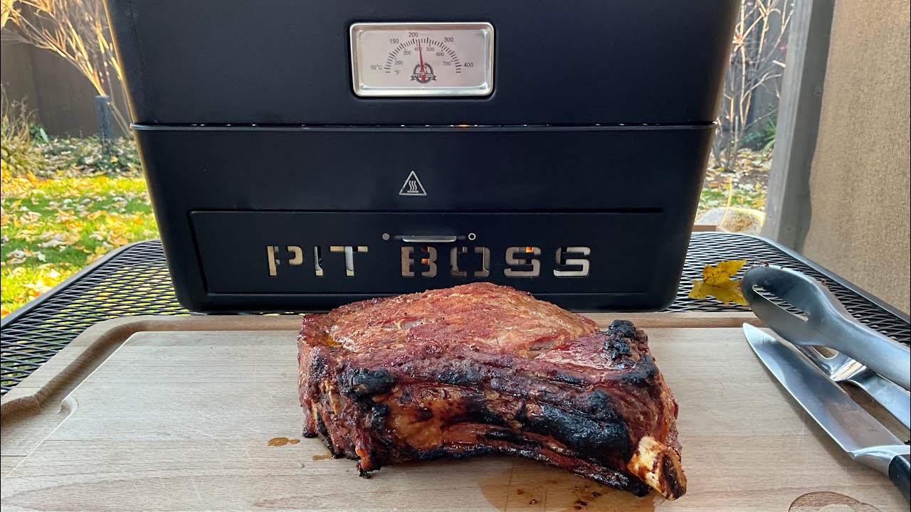 Обзор портативного угольного гриля Pit Boss и приготовление пищи