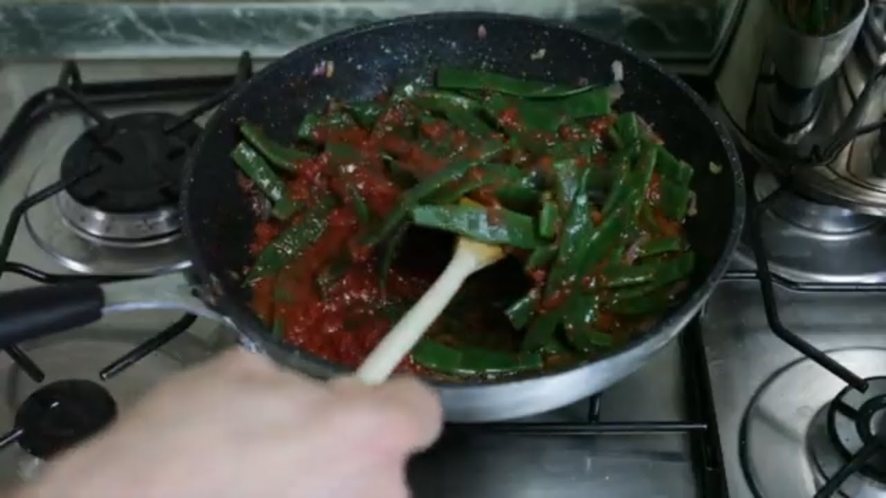 ricetta fagioli piattoni al sugo