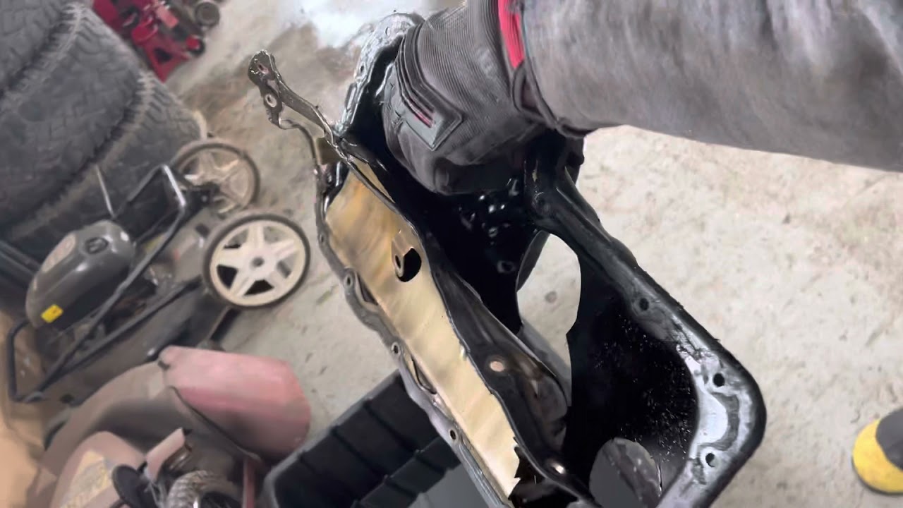 2009 Jeep Grand Cherokee 3.7L - Oil Pan Replacement- Part 2