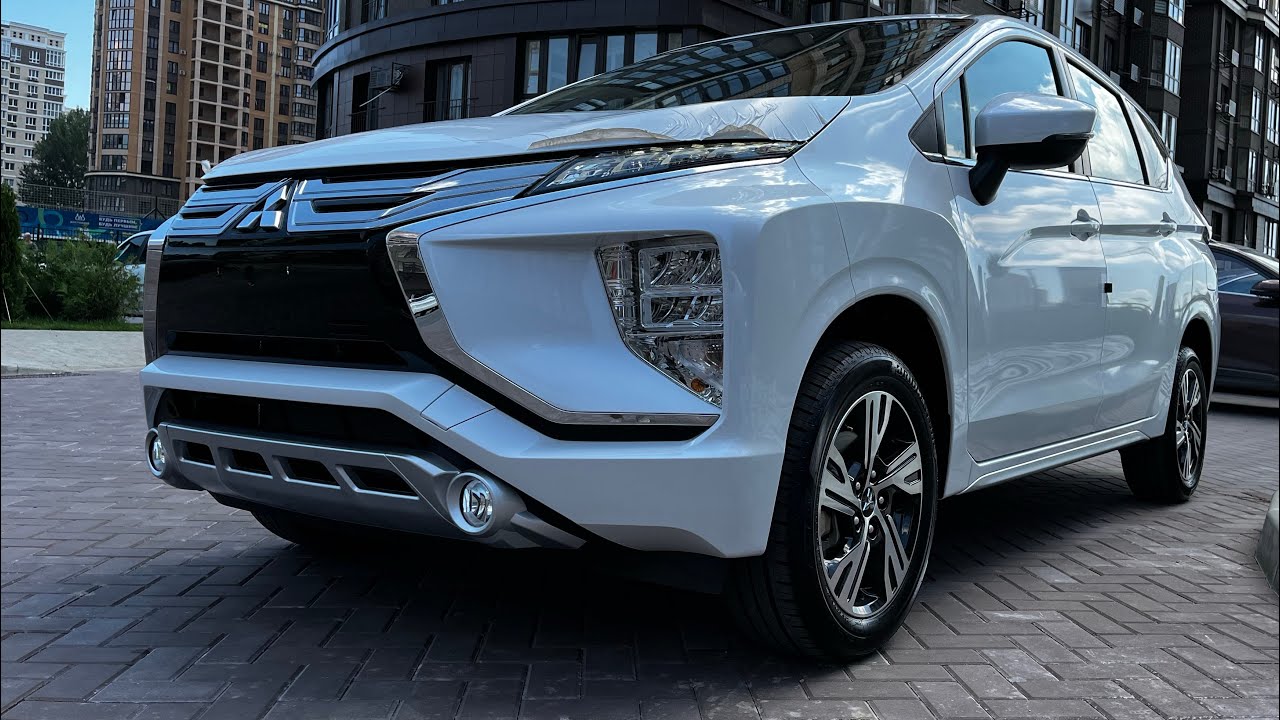 Mitsubishi Xpander 2022 . Городской вместительный автомобиль