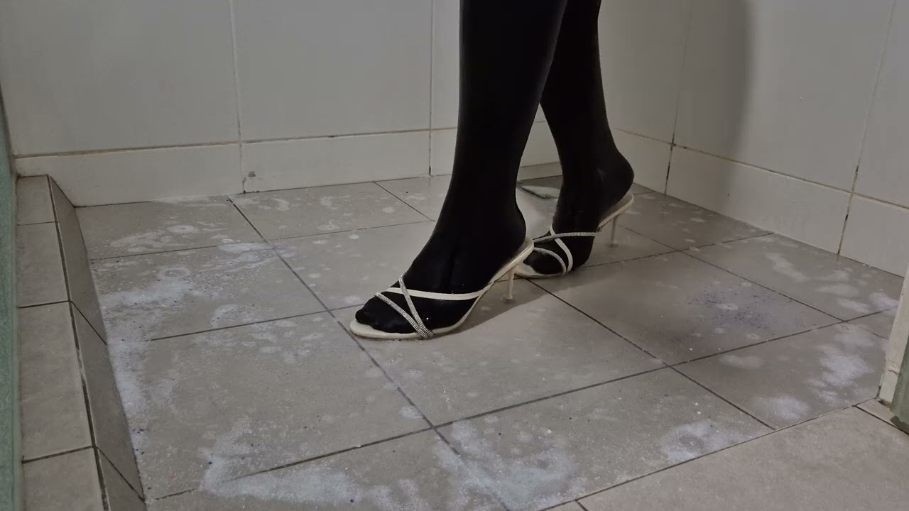 Heels breaking and ...ing in bath