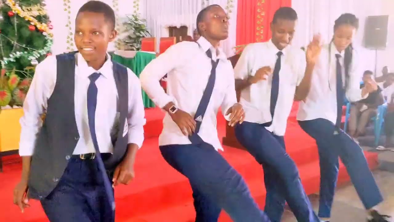 FIRE BANDE.MURI CHURCH EAR KABARORE IMBARAGA MUGUHIMBAZA IMANA 