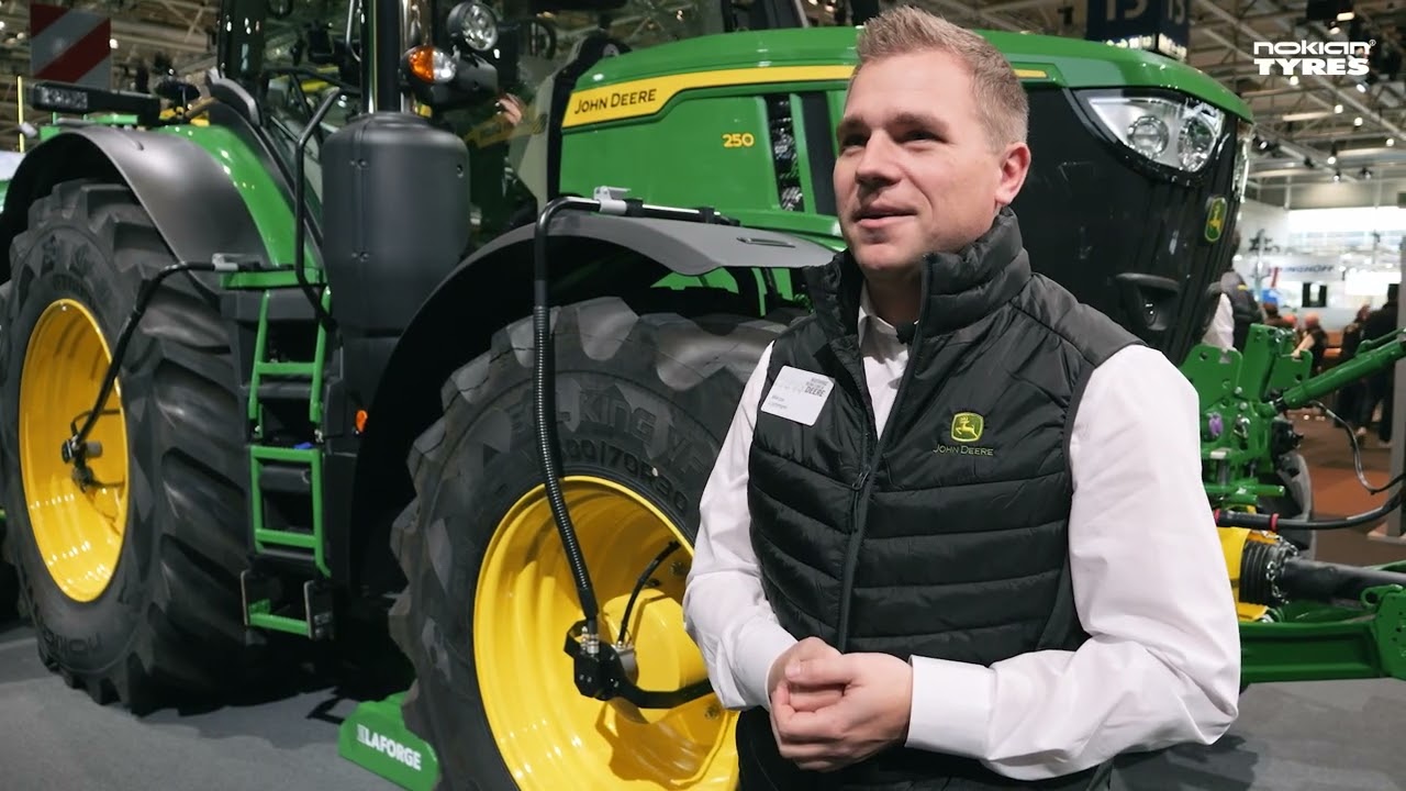 Трактор John Deere 6R 250 с шинами Nokian, Soil King VF и системой CTIS.