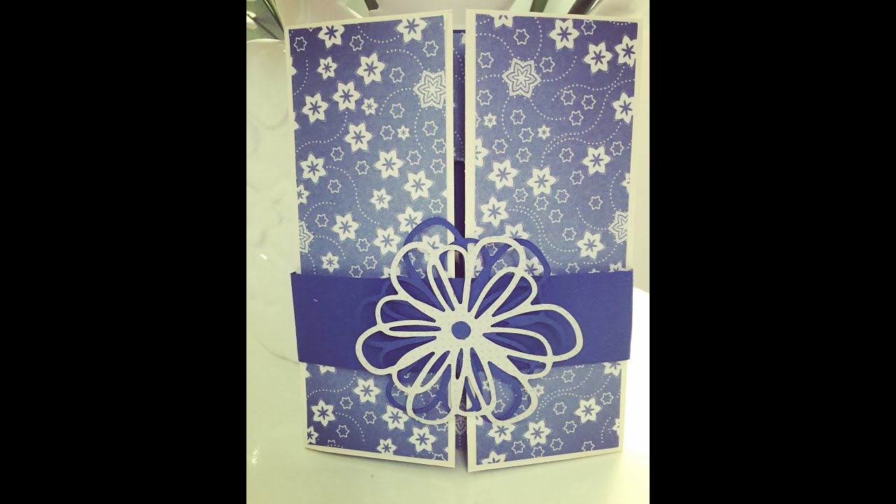 Tutorial scrapbooking: Biglietto auguri scorrevole a sorpresa.
