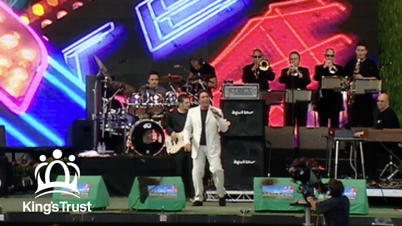 Tom Jones -  It’s Not Unusual (The Prince's Trust Party In The Park 2001)