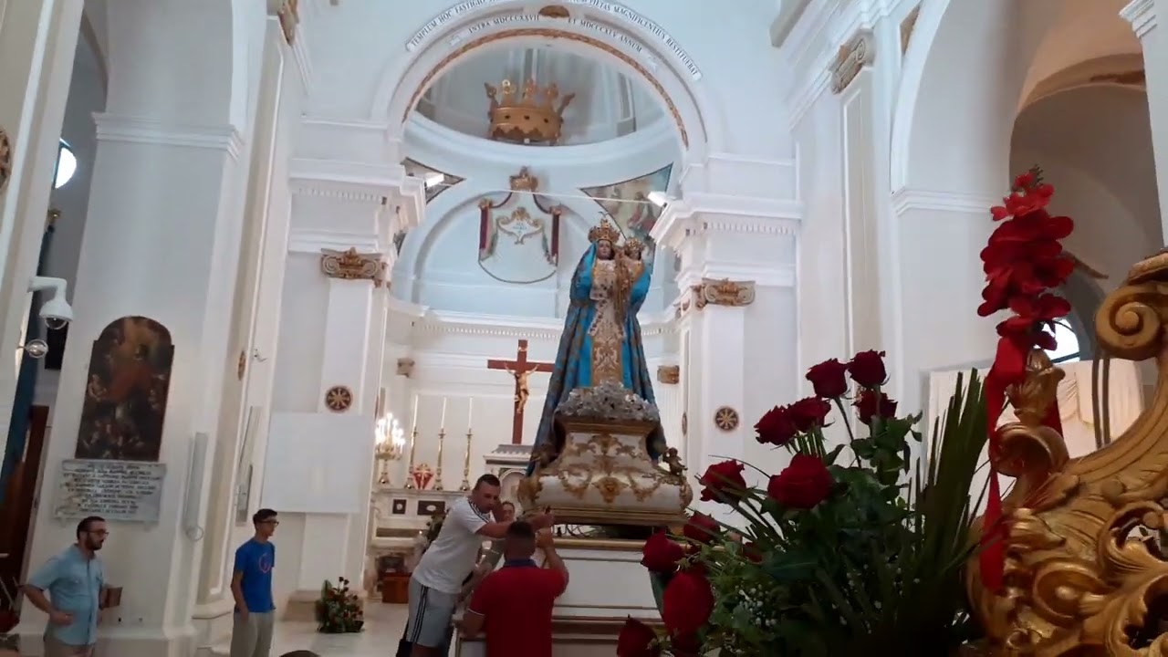 Attesa della processione dei Santi Patroni di Trinitapoli B.V.M. di Loreto e Santo Stefano