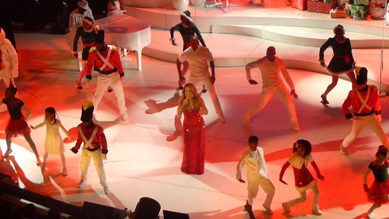 Mariah Carey - All I Want For Christmas Is You HD @ Beacon Theatre, December 17, 2015