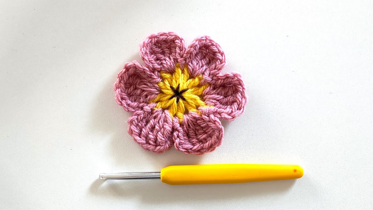Kwiatek na szydełku bardzo prosty krok po kroku Crochet Flower easy to make