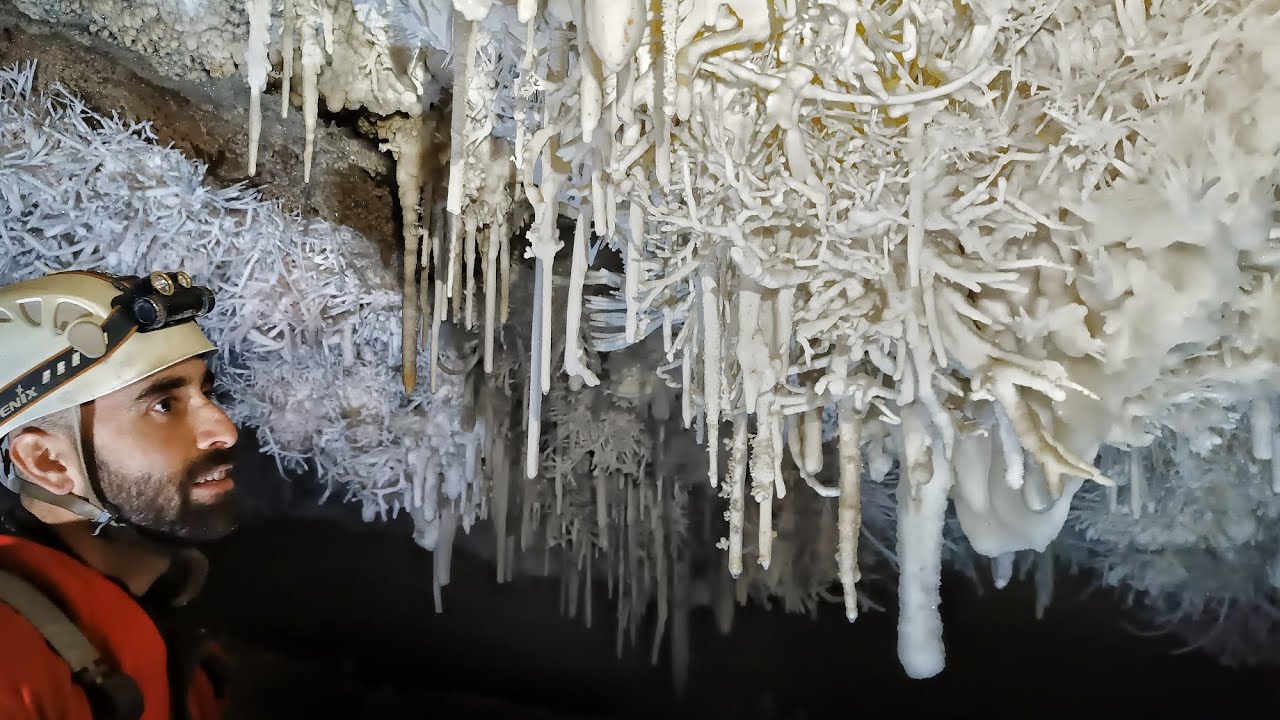 Txomin IV. Sala Blanca. Espeleología, Noviembre 2023
