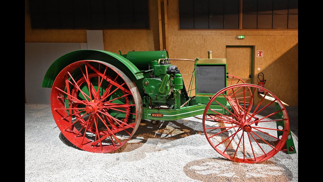 Les tracteurs anciens - Musée Mus' Energy Ambert (4K) - Région Auvergne Rhône Alpes