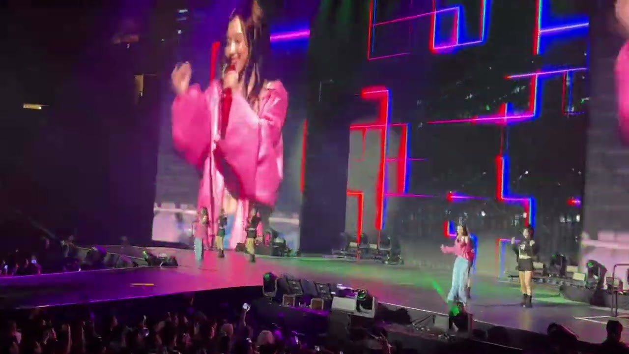 20250130 aespa - “Hold on Tight” Synk: Parallel Line Tour Live in Oakland @ Oakland Arena (4K)