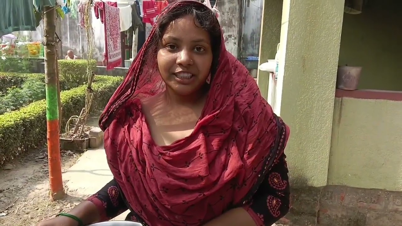 বেগুন দিয়ে ঘরের পুকুরের জ্যান্ত রুই মাছ রান্না করলাম।