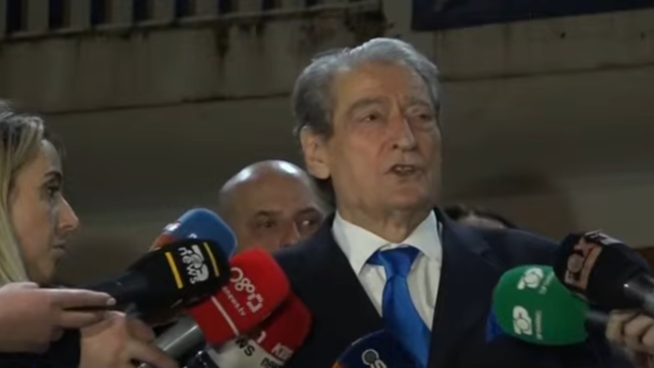 “Edi Rama sulmoi selinë tonë”- Berisha: Jap fjalën e nderit, selia e tij gjurmë nuk do të ketë!