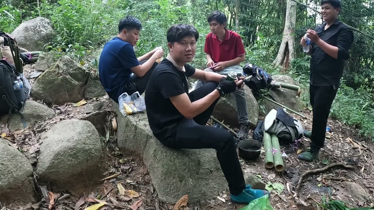 trải nghiệm 2 ngày 1 đêm leo núi cắm trại trên núi chứa chan , hưng đang rảnh