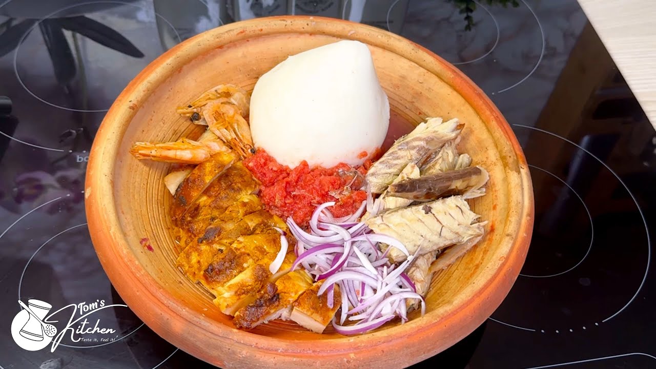 How To Cook Akple With Hot Pepper And Smoke  Fish | Authentic Ghana 🇬🇭Swallow Food