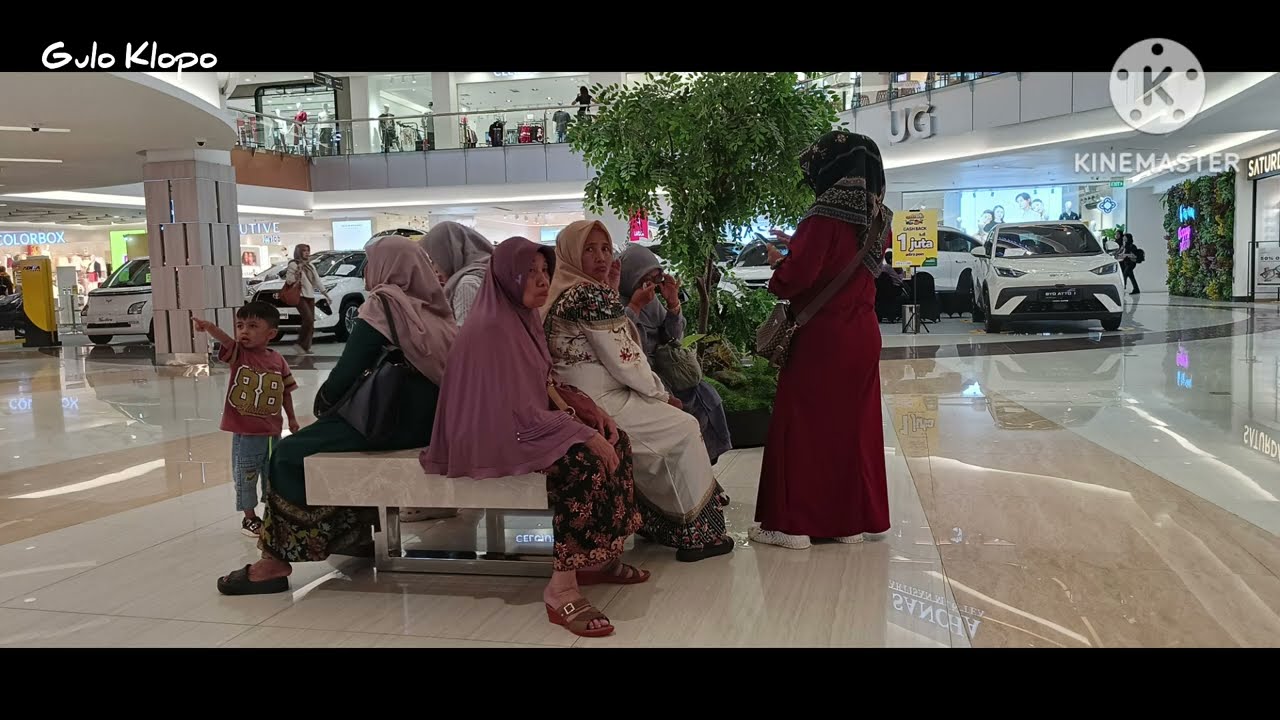 Pengalaman PERTAMA emak-emak masuk MALL Solo Baru 
