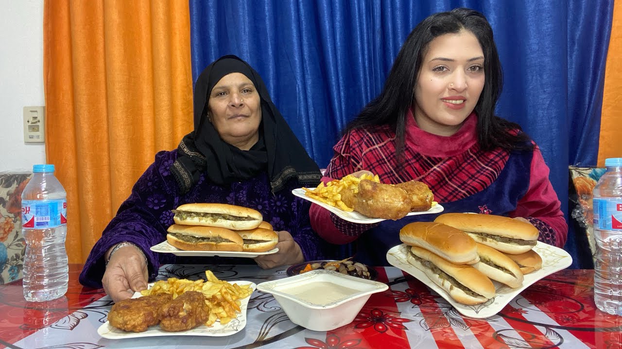 اقوي تحدي اتعمل بين زيزي وماما كريمه 10 سندوتشات كبده 4 كوكي  وبطاطس والعقاب جامد شديد اوووي