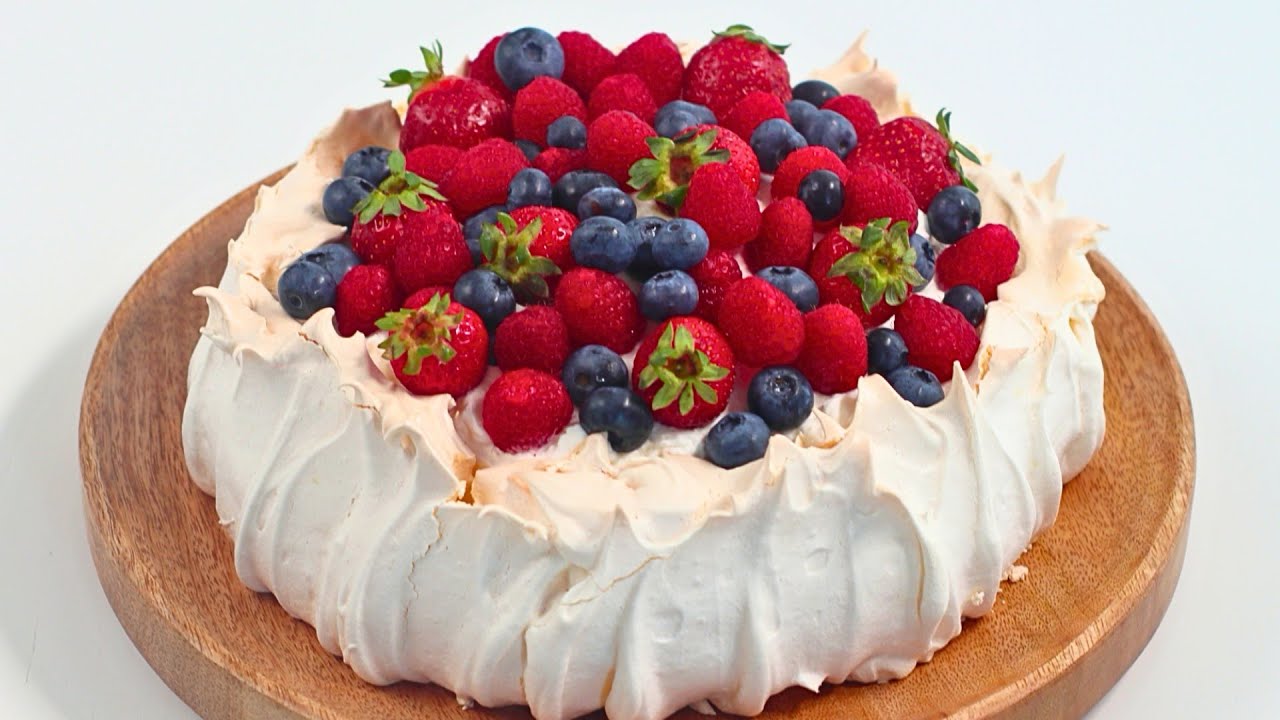 PAVLOVA ai frutti di bosco fatta come in Pasticceria