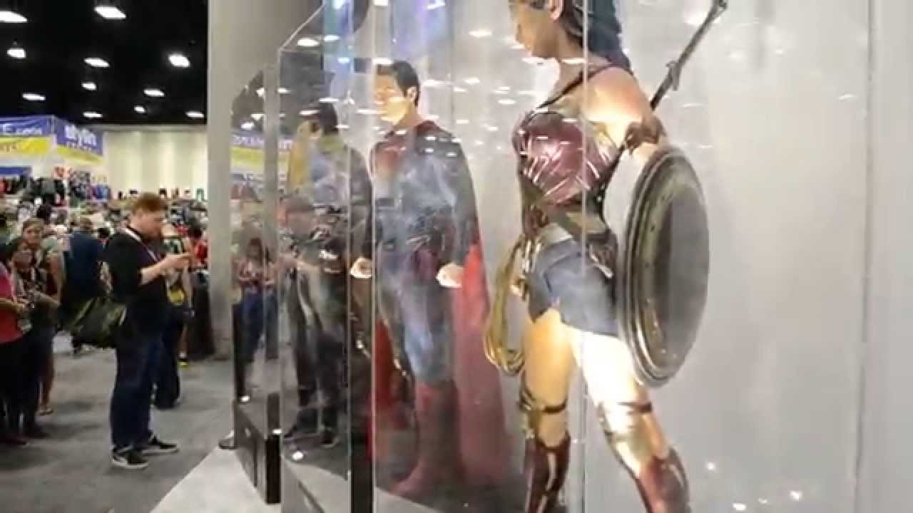 SDCC 2015 WARNER BROTHERS/ BROS/ WB BOOTH! More Batman v Superman Costumes & Wonder Woman