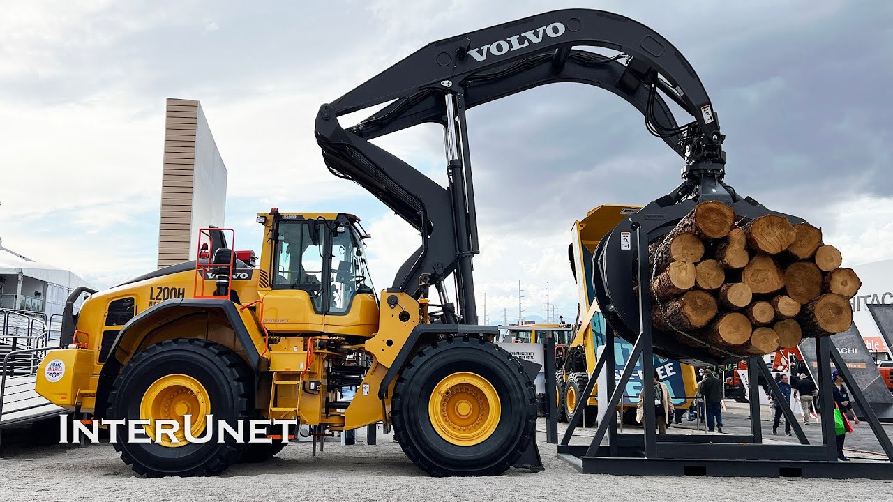 Volvo L200H High Lift Log Loader