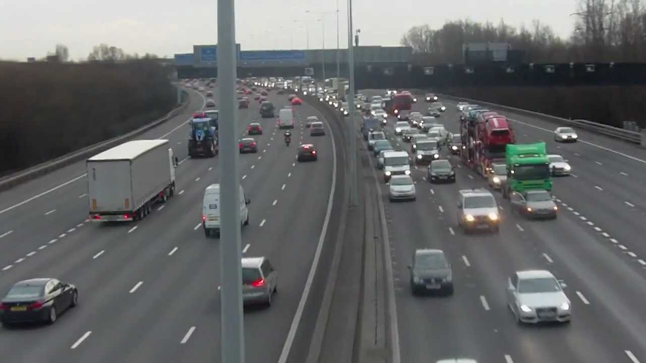 UK M25 London Heathrow / M4 Langley