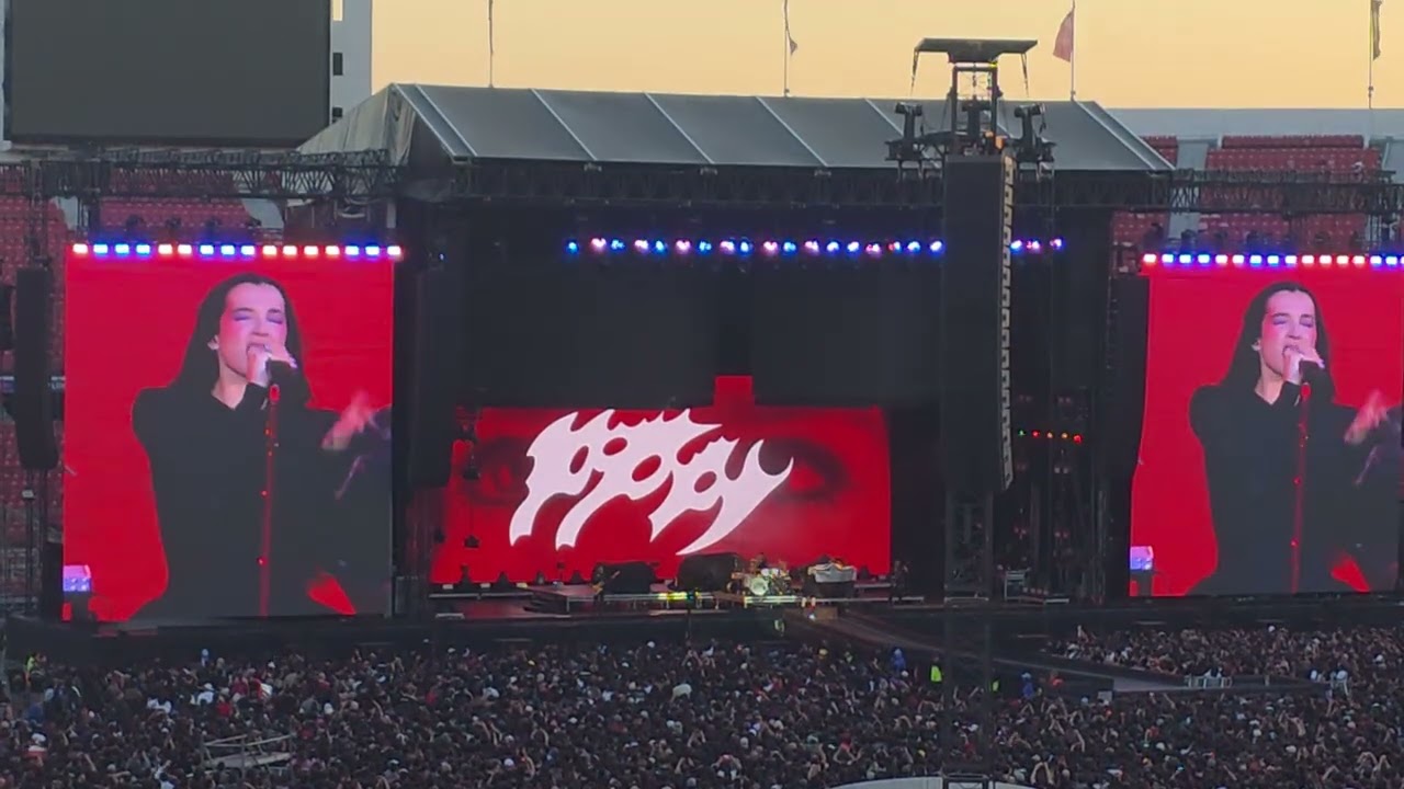 Poppy - the cost of giving up (Santiago, Chile 2025 // Estadio Nacional)