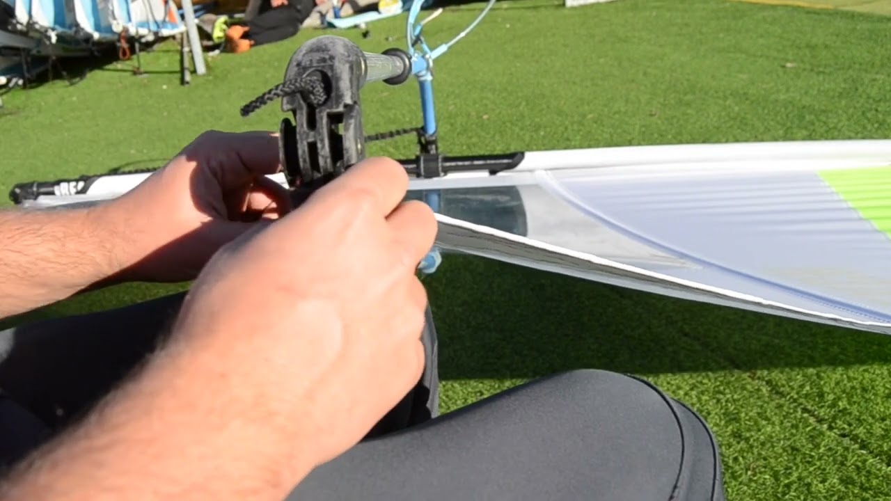 Lezione di windsurf n°4 - Armare e disarmare la vela