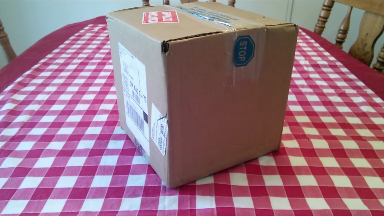 Unboxing Baxter of California