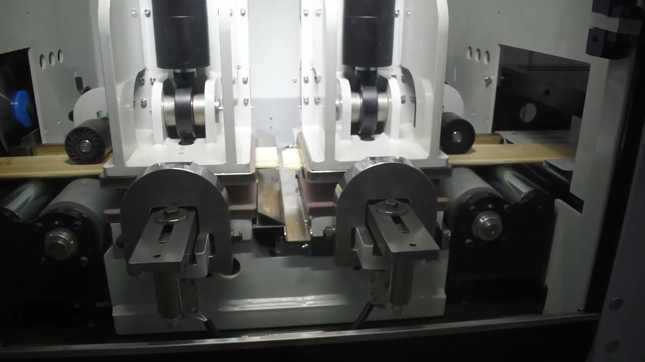 Marinus | Powermax Fingerjointer showroom