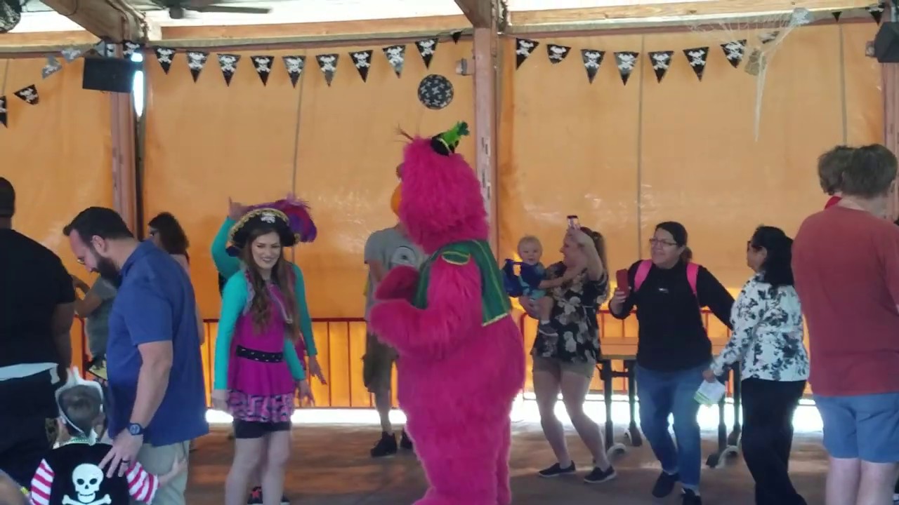 Sesame Street Pirate Dance Party Busch Gardens Tampa Florida  2020.
