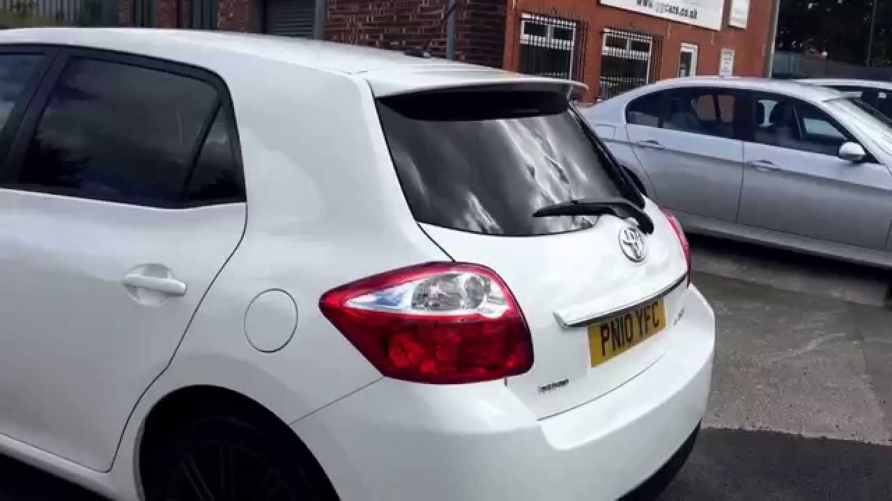 Toyota Auris 1.6 SR Hatchback for sale in Preston Lancashire with full service history and 18