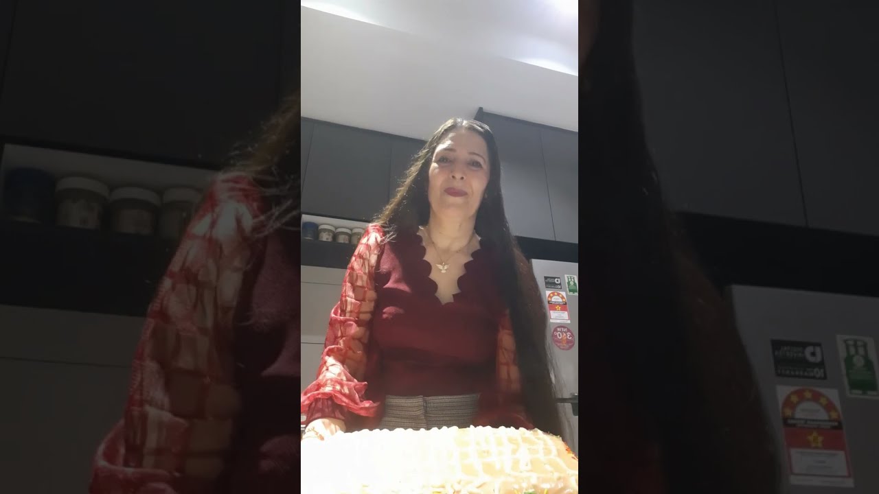 الكيكة الملكية ثلاثة بواحد بمكونات متوفرة واقتصادية 