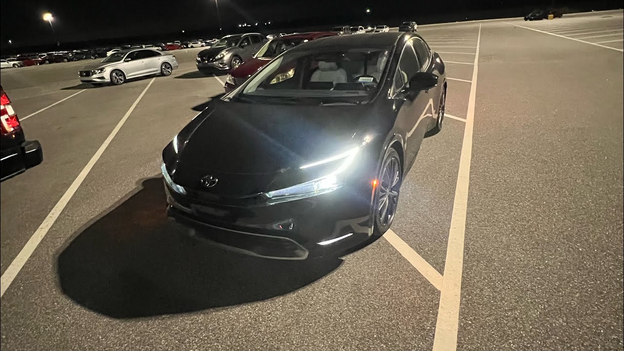 Let’s Tour The 2023 Toyota Prius XLE Trim,is it actually attractive now?