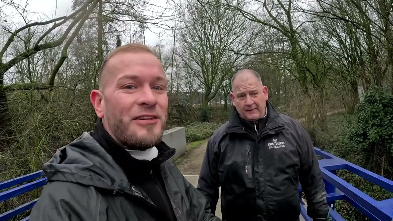 MAGNEETVISSEN IN EEN VOLKSBUURT IN AMSTERDAM