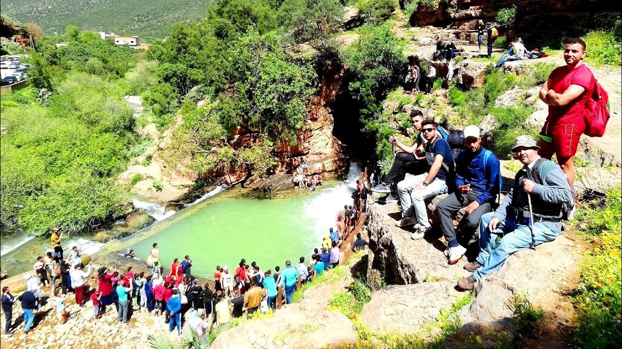 القفز من الجرف في مسبح مغارة الجمل - إنه زكزل يا سادة..! الجمال الحقيقي للمغرب