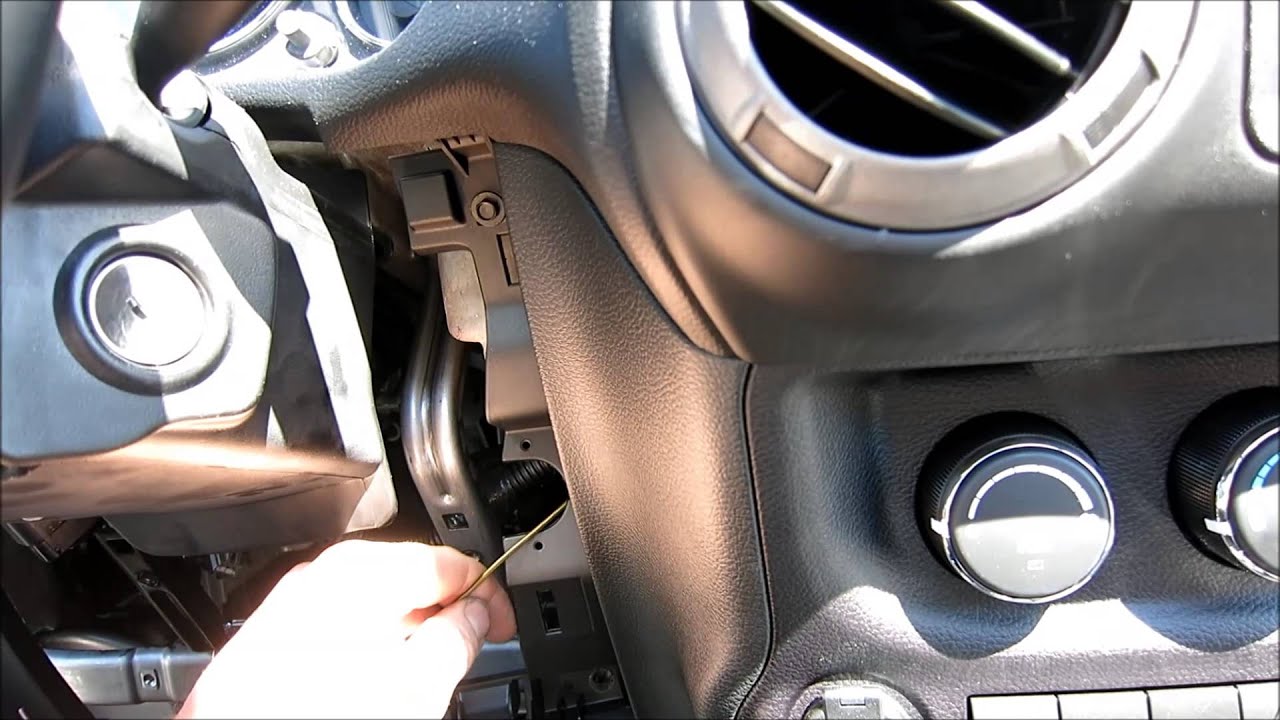 КАК УСТАНОВИТЬ ДИНАМИКИ И УСИЛИТЕЛЬ В JEEP WRANGLER 2015 JK