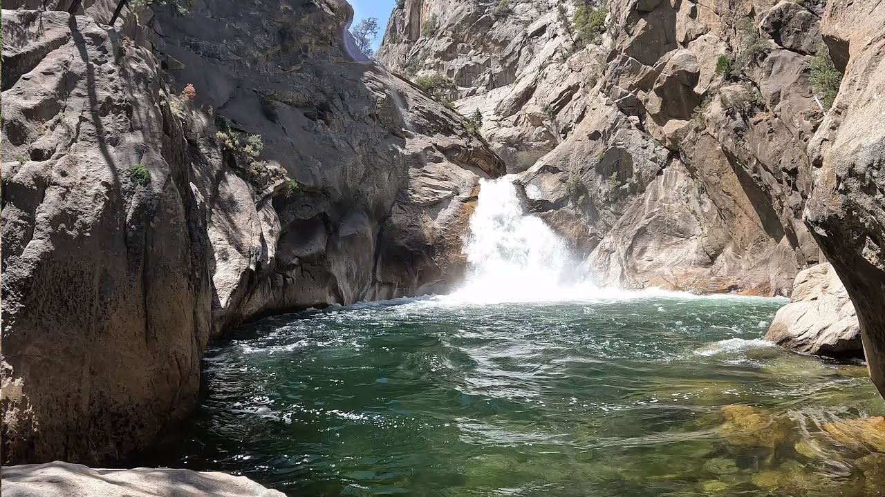 KINGS CANYON - ROARING RIVER FALLS [4K] [60FPS]