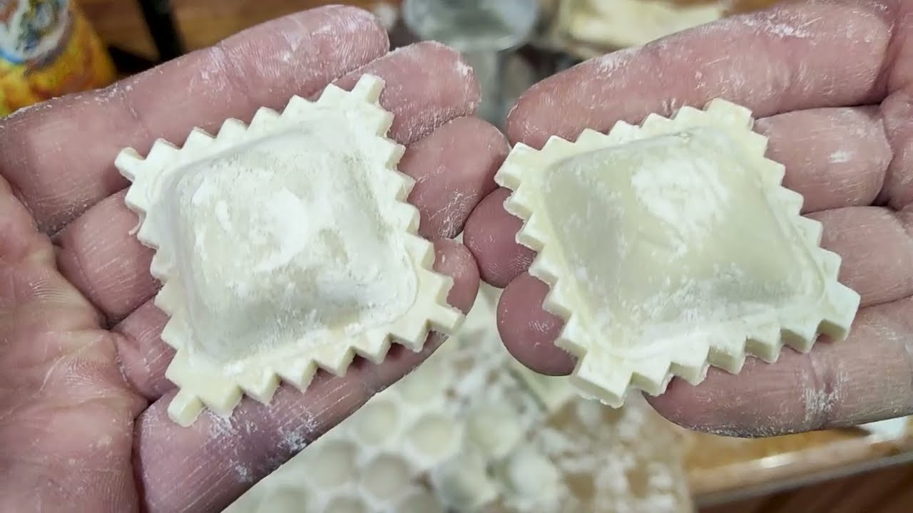 Обучаюсь Пельмени и Равиоли с помощью форм пельменницы и тестораскатки лапшерезки Marcato (часть 4)