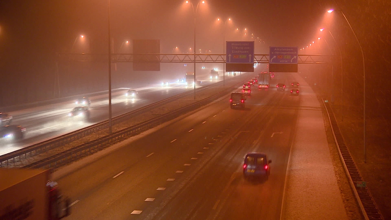 Lichte sneeuwval, dus het is weer glad: code geel tot dinsdagmiddag