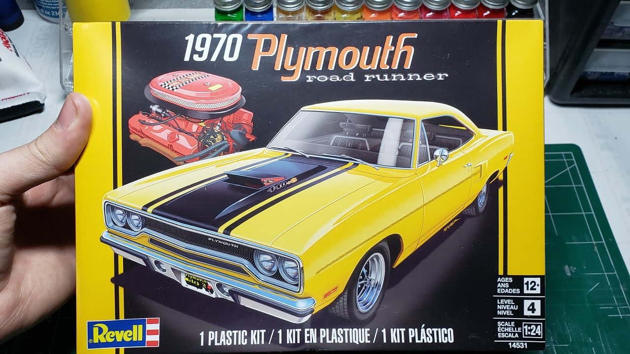 Unboxing Revell 1970 Plymouth Roadrunner in 1/24 scale.