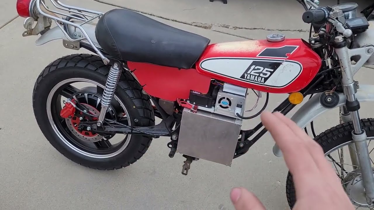 Переделка бензинового мотоцикла Yamaha DT125C 1976 года в электромобиль менее чем за 2000 долларо...