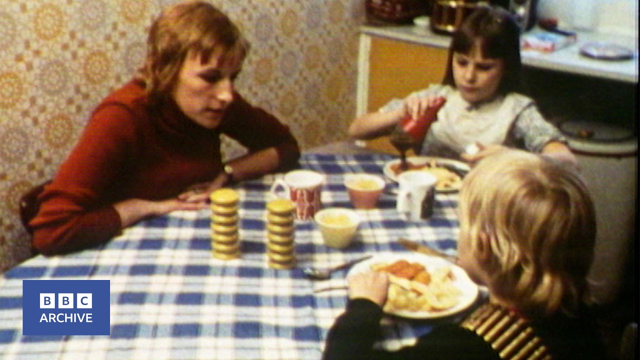 1971: Mums of the 70s | BBC Archive