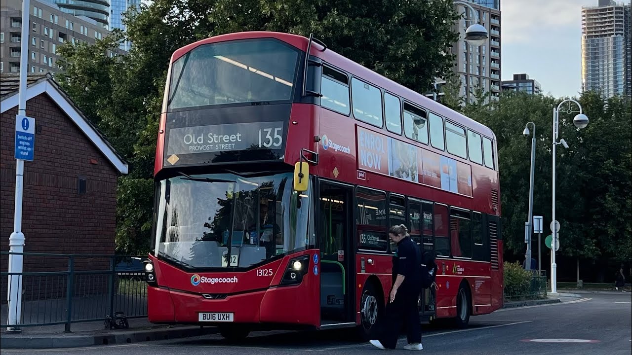Full Route Visual. Route 135: Old Street - Crossharbour | Gemini 3 13125 BU16 UXH