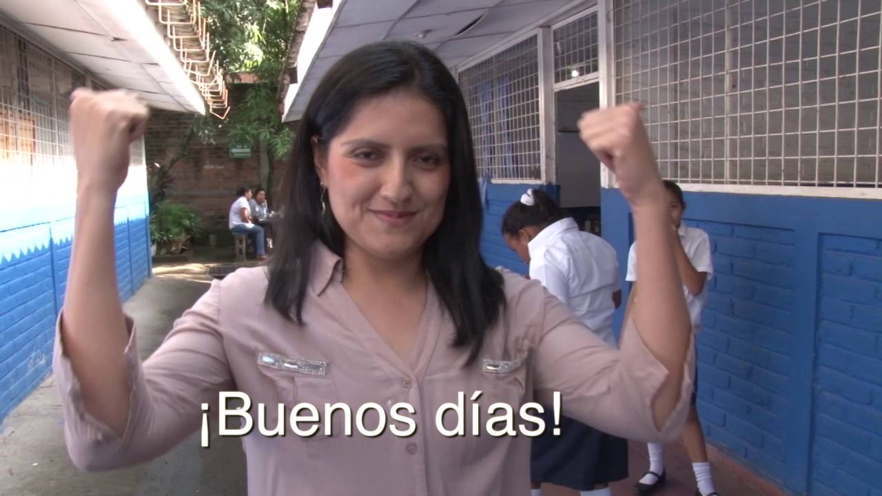 ISSS se capacita en lenguaje a señas para mejorar atención