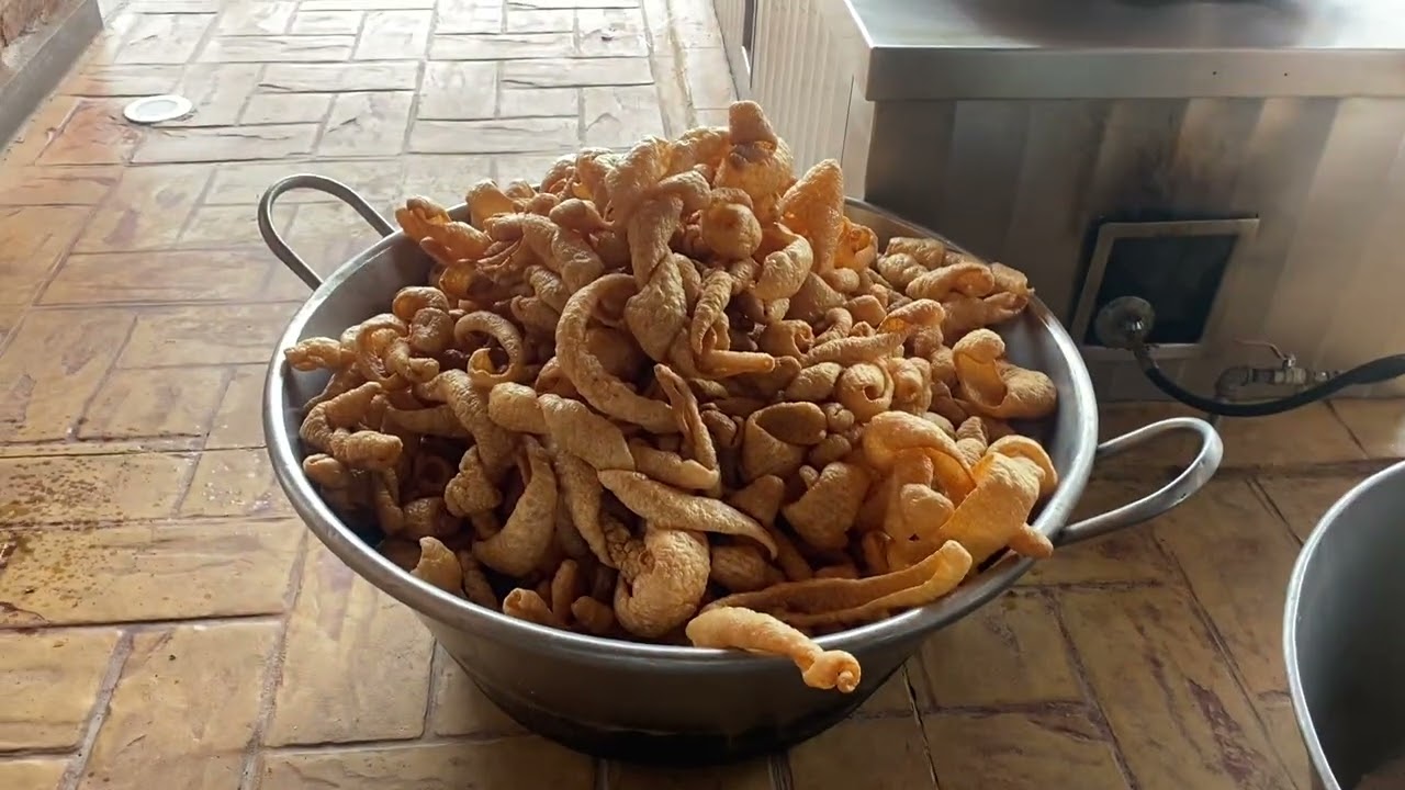 Comiendo carnitas en Tepatitlan, Jalisco. Regresamos a California 